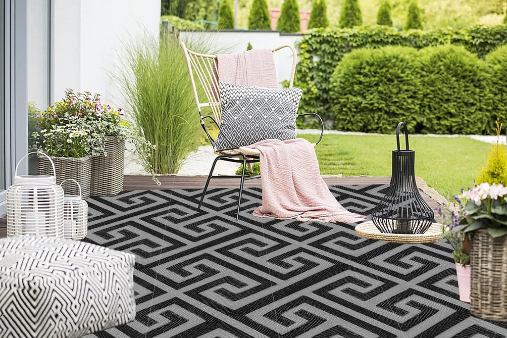 Outdoor Rugs Reversible Waterproof Mat Plastic Straw Rug with Corner Loops & Stakes Non-Fading RV Camping Mat
