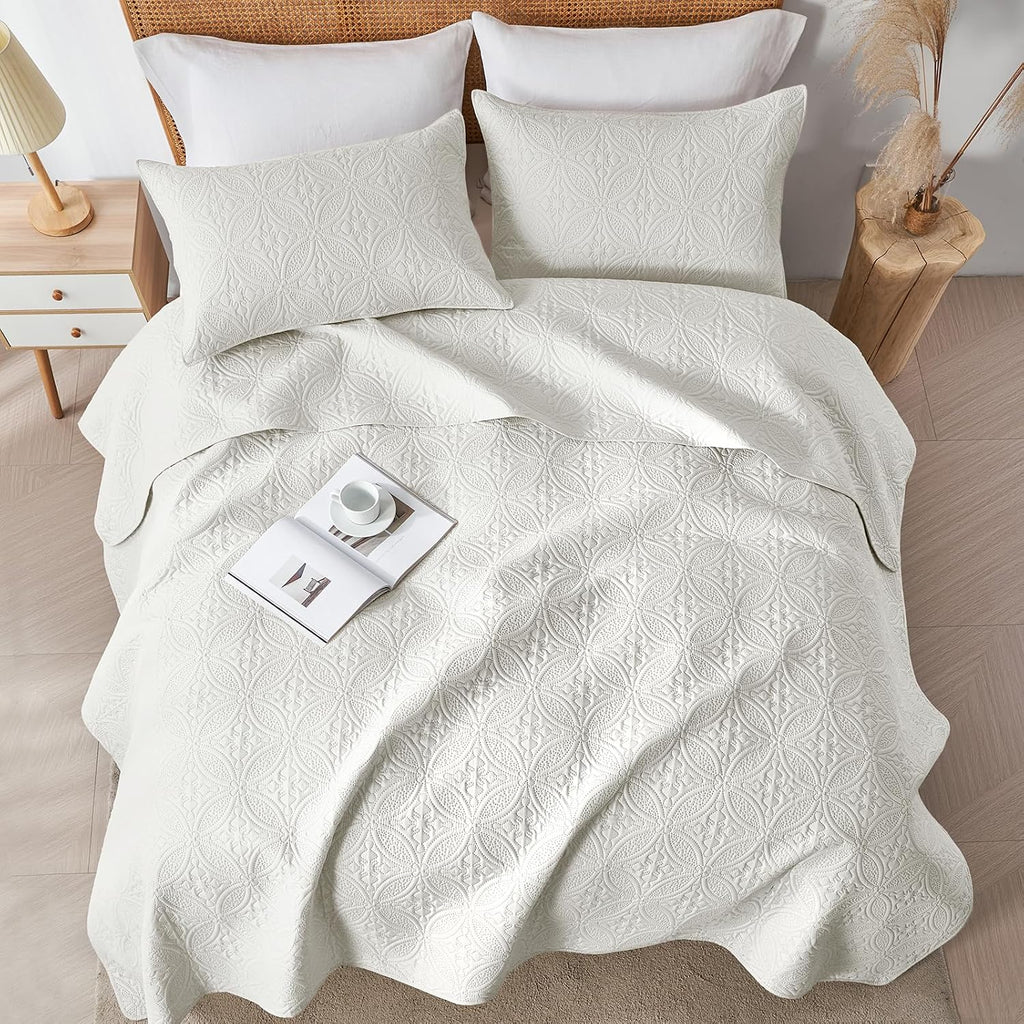 King/Cal King Quilt Set Cream, Microfiber Lightweight Bedspreads, Ultrasonic Embossed Solid Coverlet, Thin Bedding
