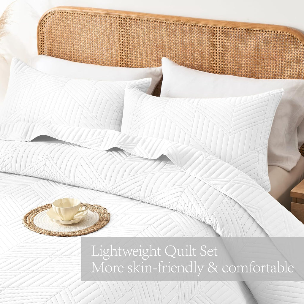 Quilt Bedding Set, White Ultrasonic Quilt Set Reversible Microfiber Bedspread, Lightweight Soft Modern