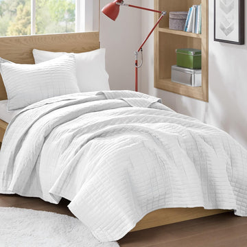 Kienna Queen Quilt Bedding Set 3 Piece, 90"x90" White