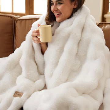 GentleSoft Fluffy Faux Fur Throw Blanket, Soft Fuzzy Fleece Blankets & Throws, Cream Bed Decor Cozy Gifts for Women
