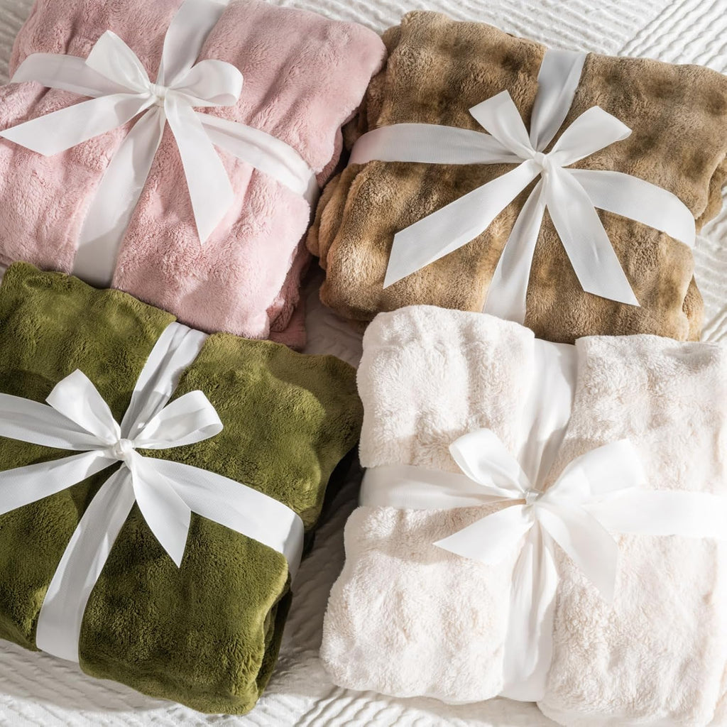 Off White Faux Fur Throw Blanket, Soft Fluffy Bubble Blanket, Thick Warm Plush Fuzzy Rabbit Fur Blanket for Fall and