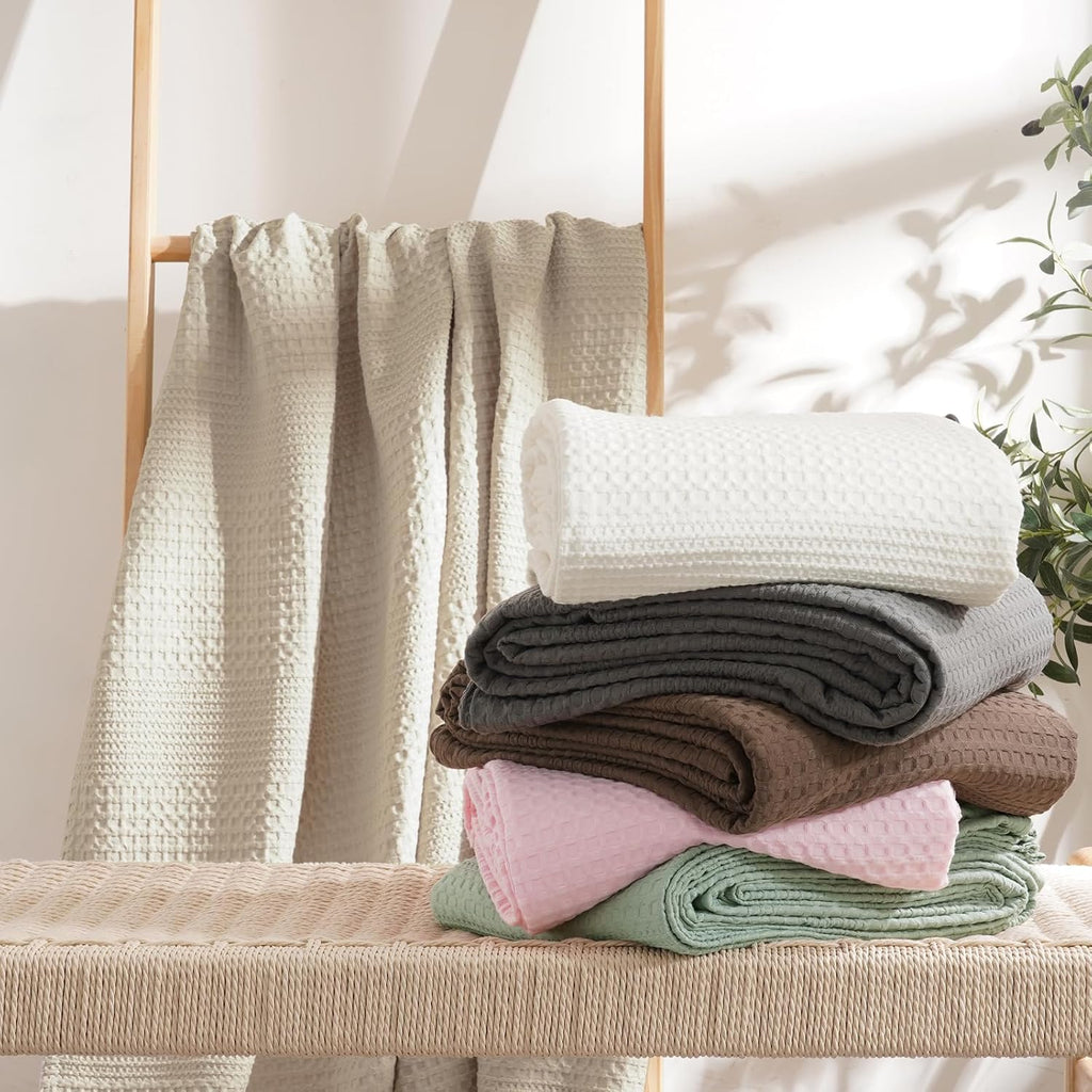 Cozy Waffle Weave Throw Blanket, Ultra Soft Breathable Lightweight Skin-Friendly Throw for All Seasons, Elegant Room