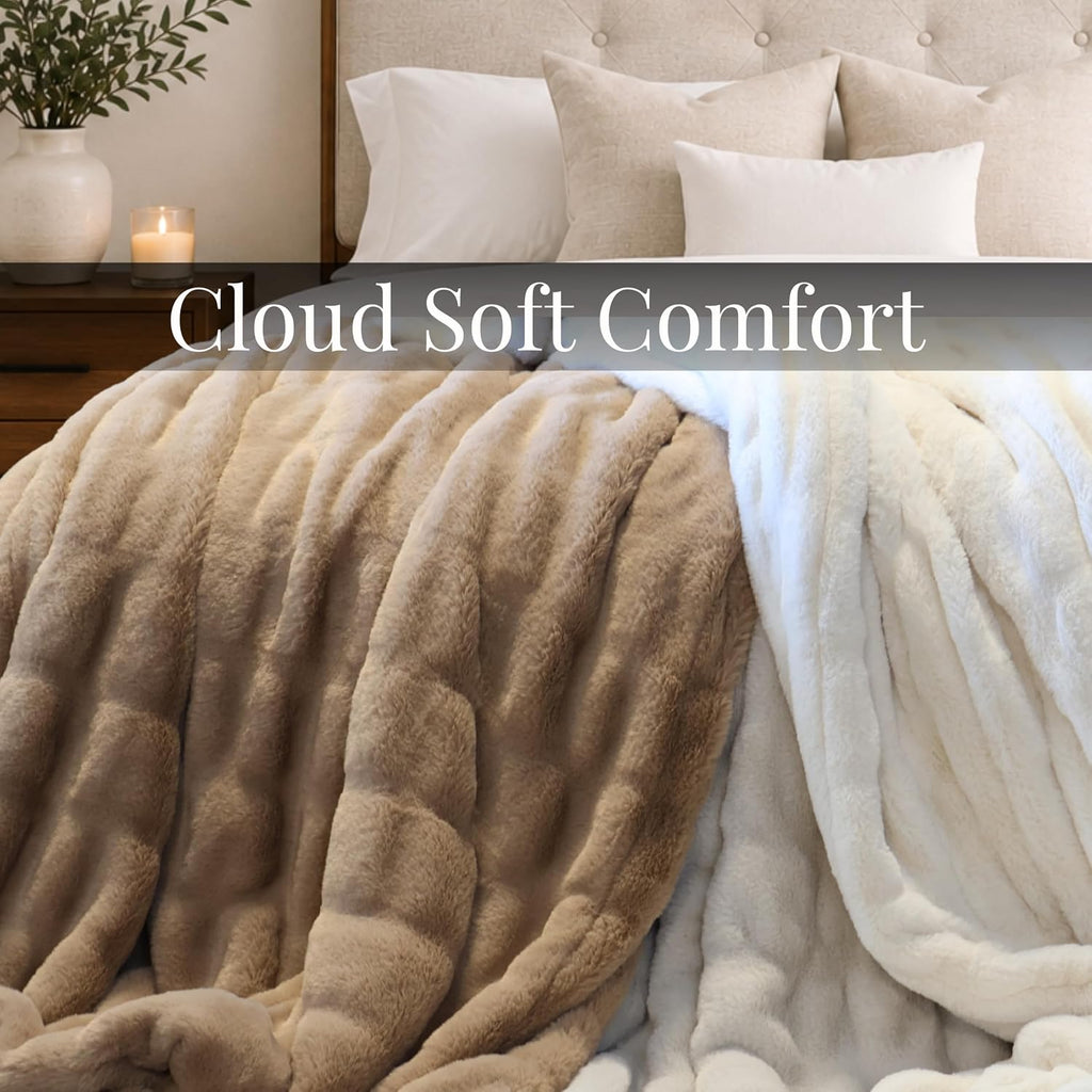 Luxury Faux Rabbit Fur Throw Blanket, Ultra Soft Double Sided Fluffy Plush Throw for Couch, Bed, Chair, Thick Warm