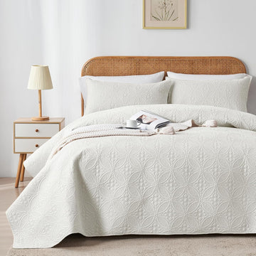 King/Cal King Quilt Set Cream, Microfiber Lightweight Bedspreads, Ultrasonic Embossed Solid Coverlet, Thin Bedding