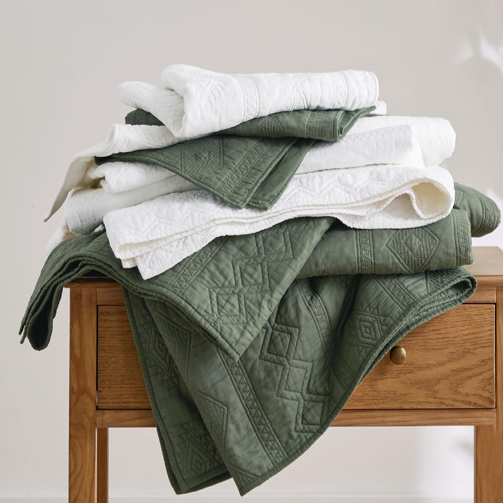 100% Cotton Quilt Set - Bedspread, Lightweight Soft Bed Coverlet, PureWoven, 3-Piece Cozy Stitching Quilt Set