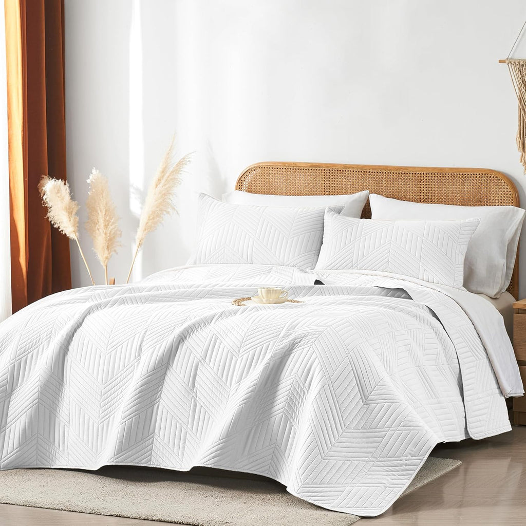Quilt Bedding Set, White Ultrasonic Quilt Set Reversible Microfiber Bedspread, Lightweight Soft Modern