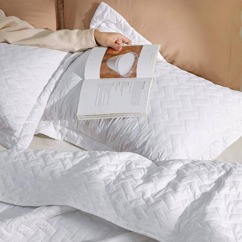 Quilts - Lightweight Bedspreads with Basket Weave Pattern, Soft Quilt Bedding Set, White Comforter Set