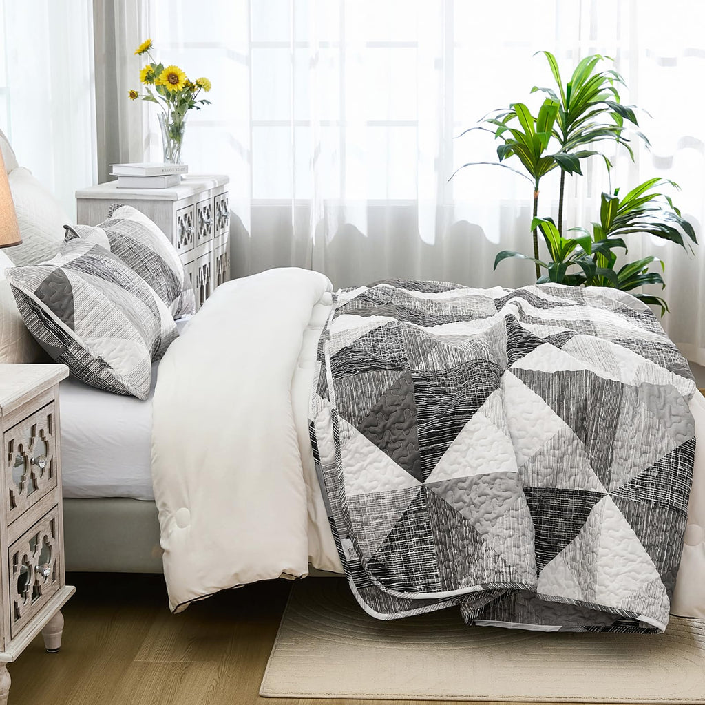 Patchwork Quilt Set Gray Geometric Bedspread 3 Pieces