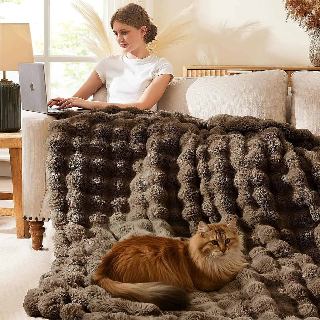 Faux Rabbit Fur Blanket: 50" x 60" Luxury Soft Fluffy Thick Fur Throw Blanket