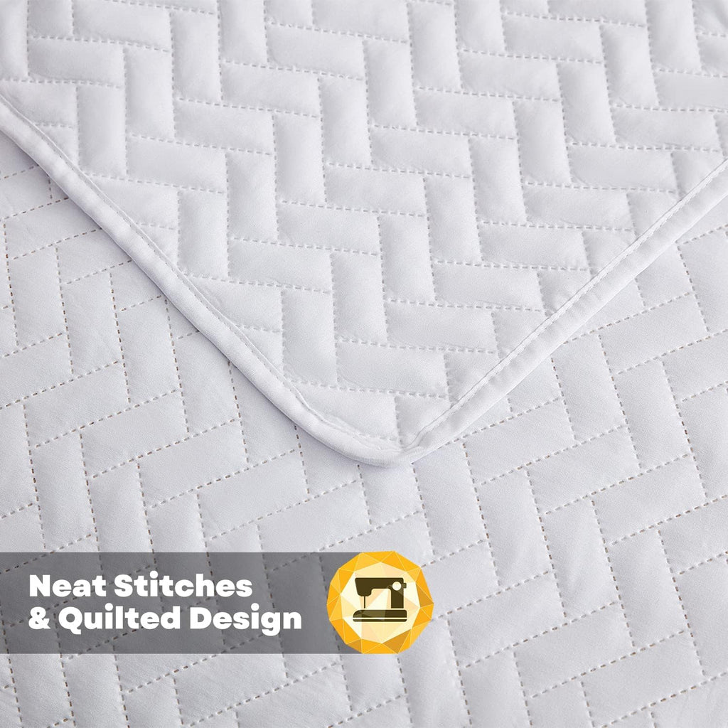 White Quilt Set, Lightweight Bedspread Ultrasonic Chevron Pattern Light Coverlet for All Season Comforter