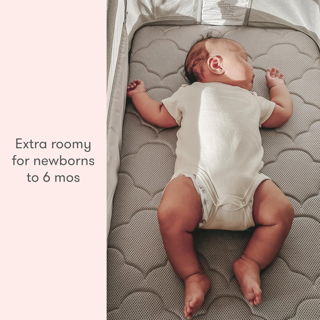 Bassinet & Bedside Sleeper with Mattress & Sheet