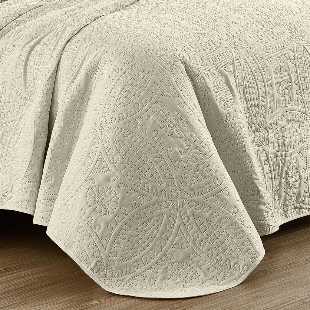 3-piece Oversized Bedspread Coverlet Set (Ivory)
