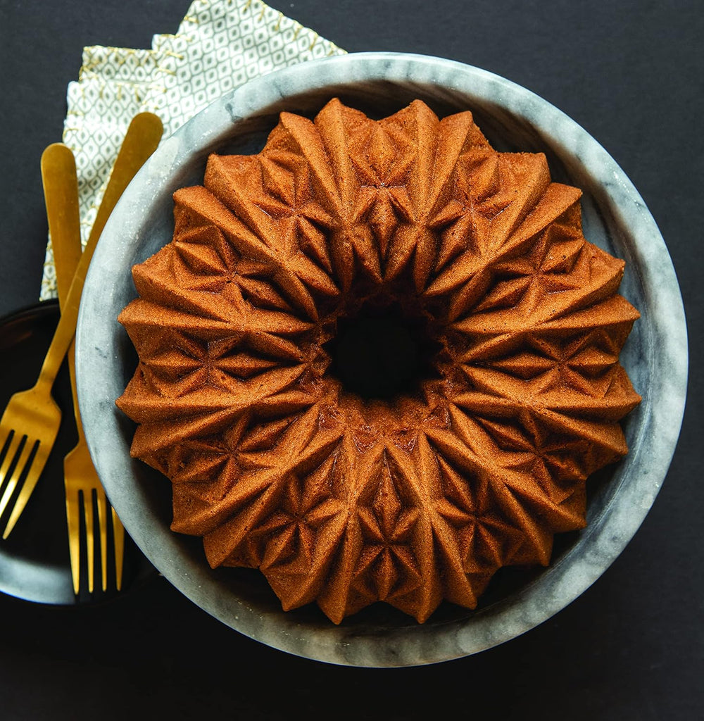 Cut Crystal Bundt, 10 Cup, Gold