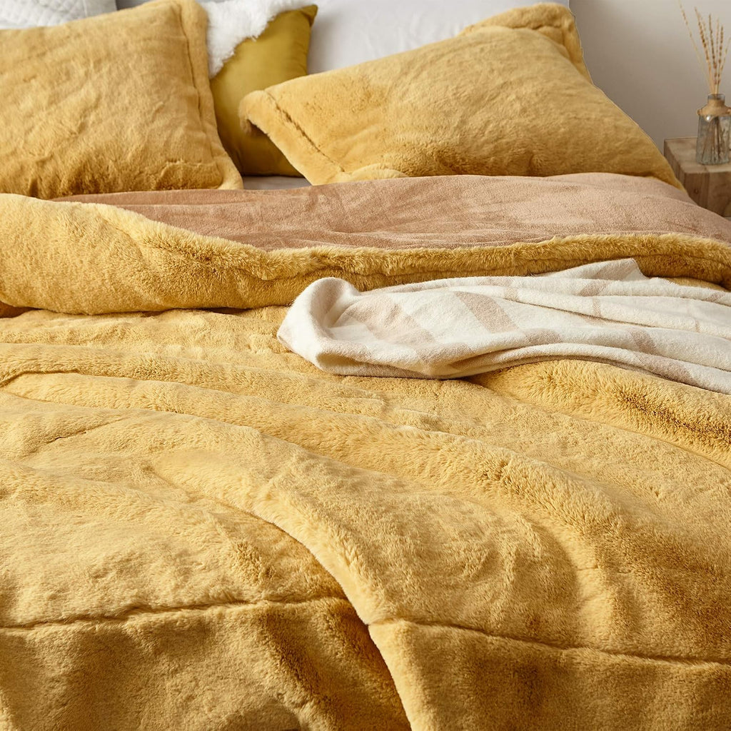 Chunky Bunny Coma Inducer King Oversized Comforter - Lionhead: Sahara Sun