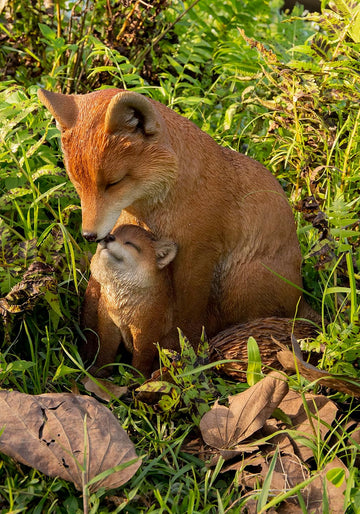 Gift Cuddling Mother and Baby Fox Garden Statue, Brown (87719-I)