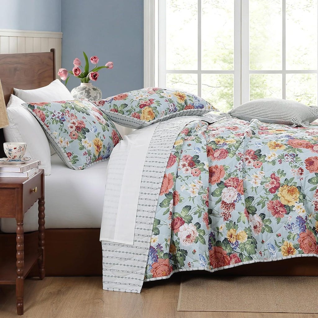 Floral Quilt Set, 3 Piece Reversible Lightweight Soft Bedspread Coverlet, Garden Farmhouse Botanical Diamond