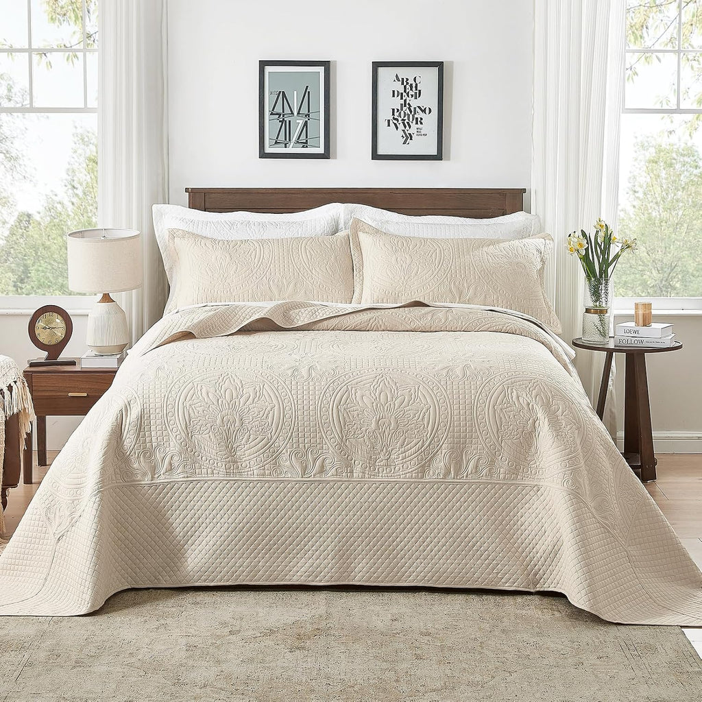 Oversized King Quilt Bedspread 132x 120, Extra Wide Alaska King Quilt, 3 Piece Soft Microfiber Lightweight Super King