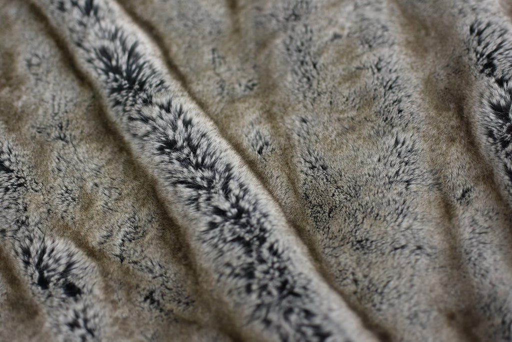 Faux Fur Oversized Throw Blanket with Plush Velvet Reverse, Fox Lynx or Gray Mink (Timber Wolf X-Long)
