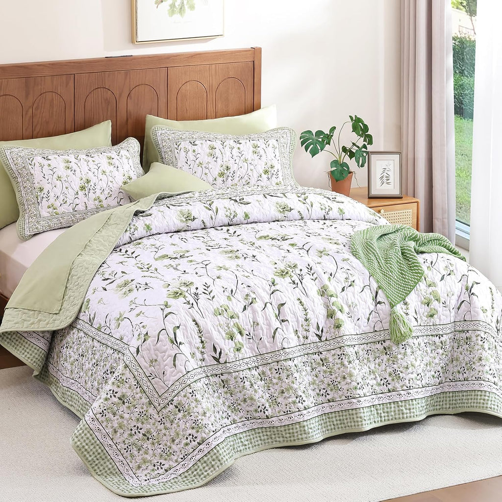 Floral Quilt Set, Sage Green Bedspread Set with 2 Pillowcases, Microfiber Lightweight Flowers Botanical Coverlet