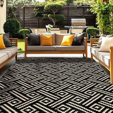 Outdoor Rug 9x12, Plastic Straw Rug, Beige & Black