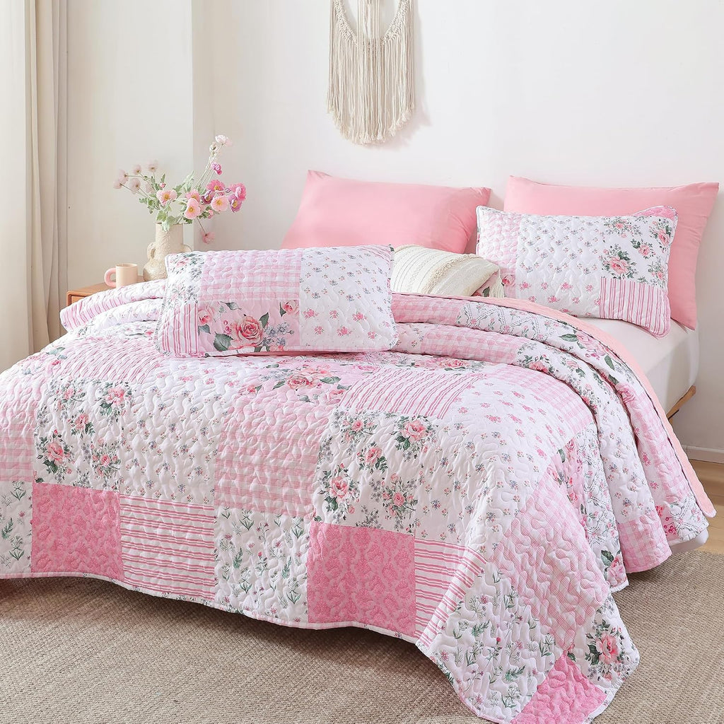 Floral Quilt Set - Ultra Soft Lightweight Bedspread, 3 Piece Pink Bedding Set with Pillowcases