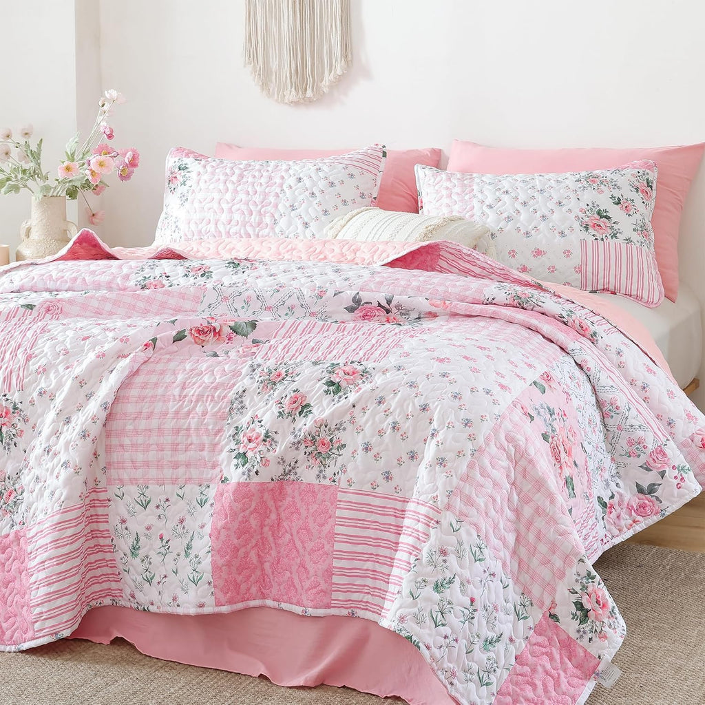 Floral Quilt Set - Ultra Soft Lightweight Bedspread, 3 Piece Pink Bedding Set with Pillowcases