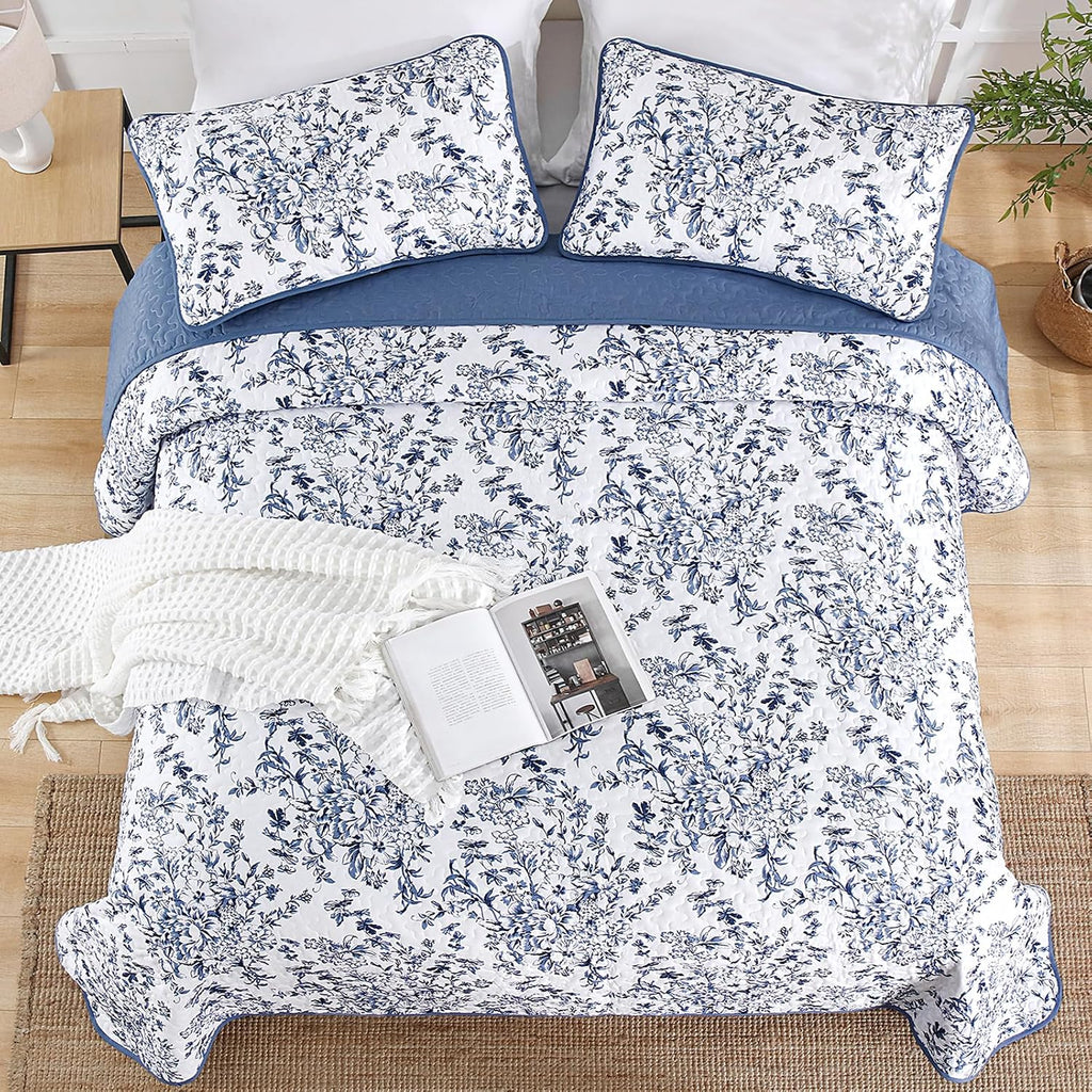 Quilt, Blue Quilt Bedding Set with 2 Pillowcases, Botanical Quilts for Bed, Soft Microfiber Lightweight