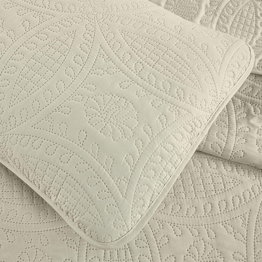 3-piece Oversized Bedspread Coverlet Set (Ivory)