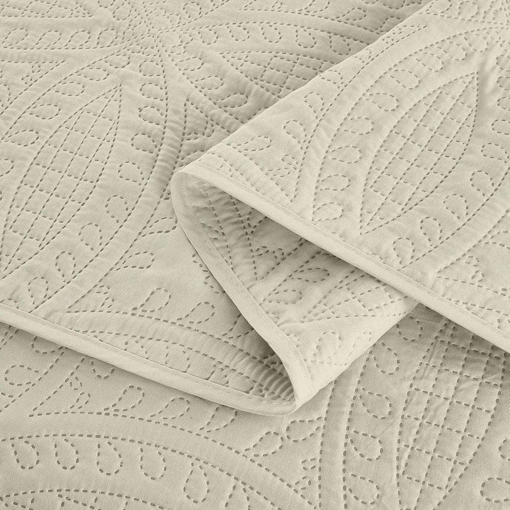 3-piece Oversized Bedspread Coverlet Set (Ivory)