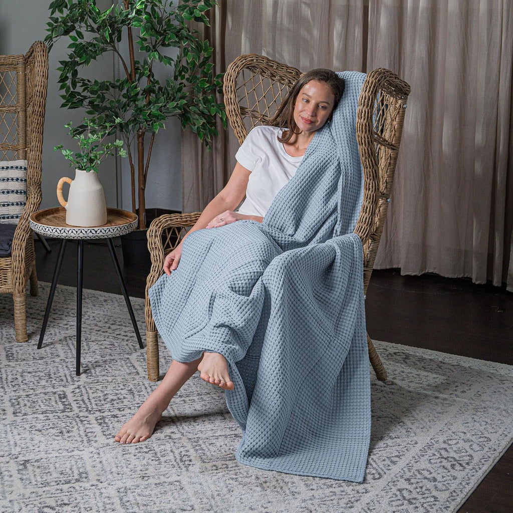 100% Cotton Waffle Weave Throw Blanket Breathable Skin-Friendly Soft Lightweight Blankets - Perfect Warm Textured